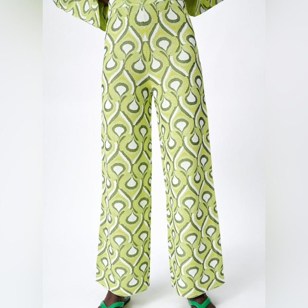 ZARA Green Geometric Print Textured Pants Trousers